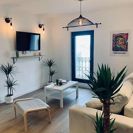 La Revolution Apartment